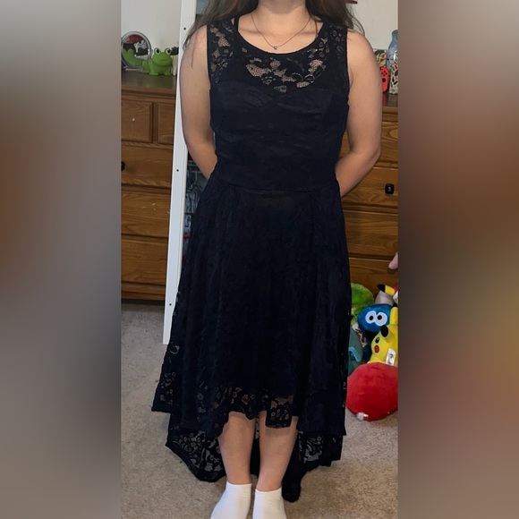 S: 02, C: Royal Blue, F: 94% Nylon & 6% Spandex - Shell; 100% Polyester -Lining - Picture 3 of 7